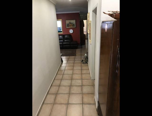 3 BEDROOM HOUSE SOLD IN SINOVILLE